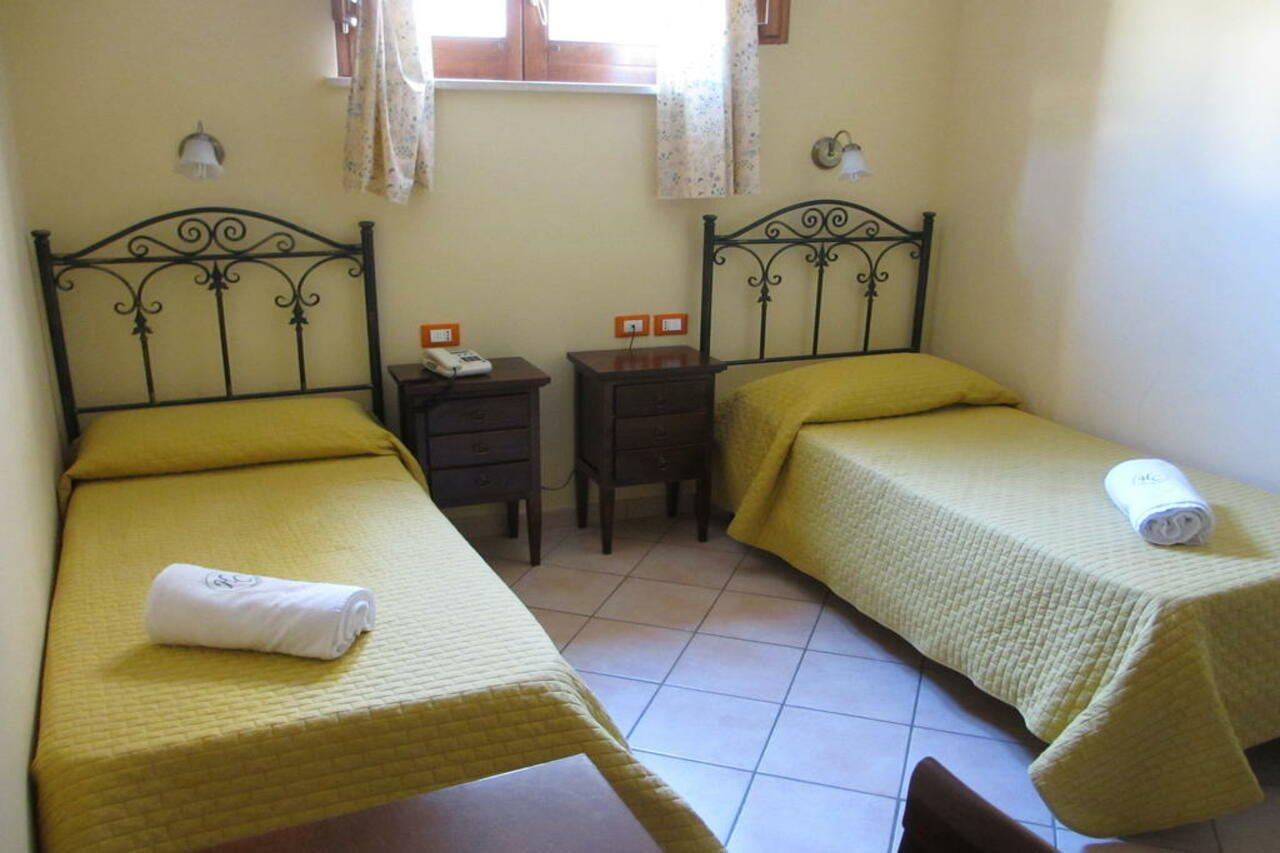 פלרמו Hotel Columbia מראה חיצוני תמונה