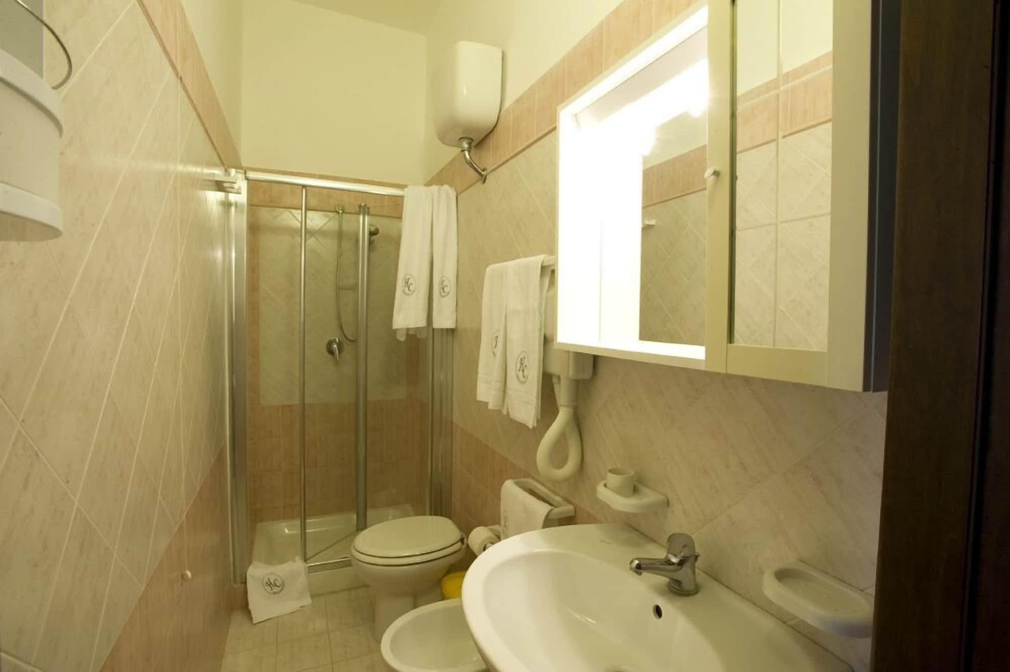 פלרמו Hotel Columbia מראה חיצוני תמונה