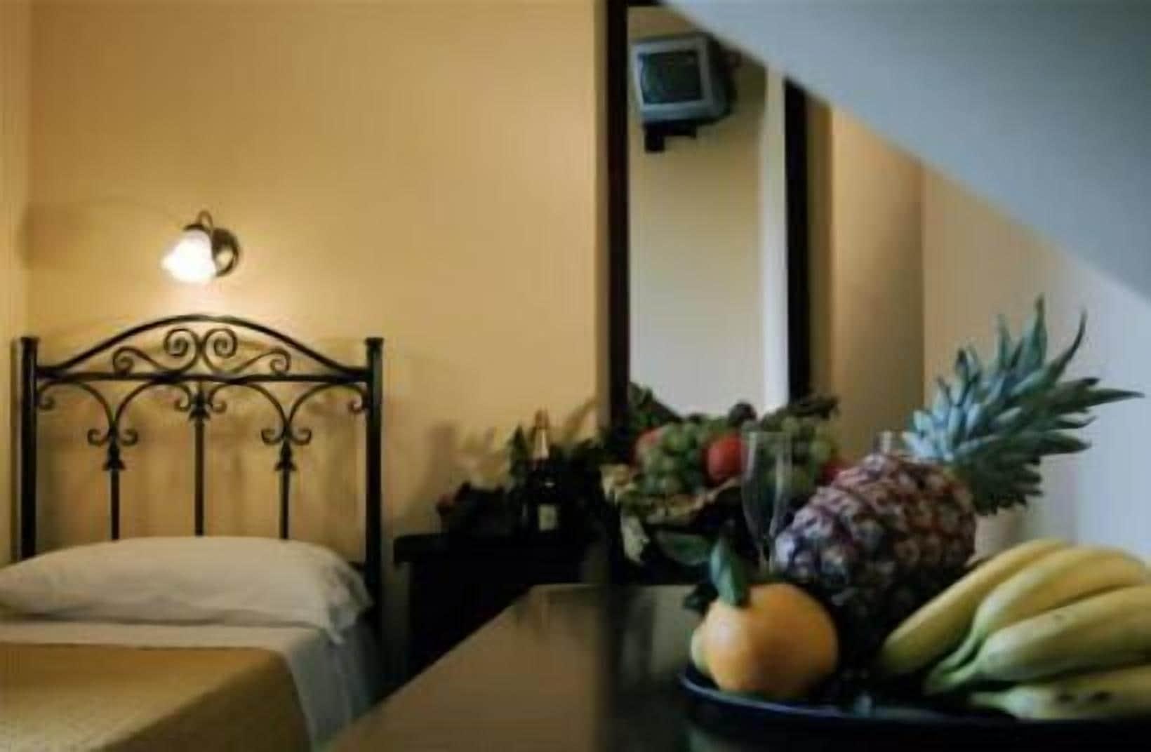 פלרמו Hotel Columbia מראה חיצוני תמונה