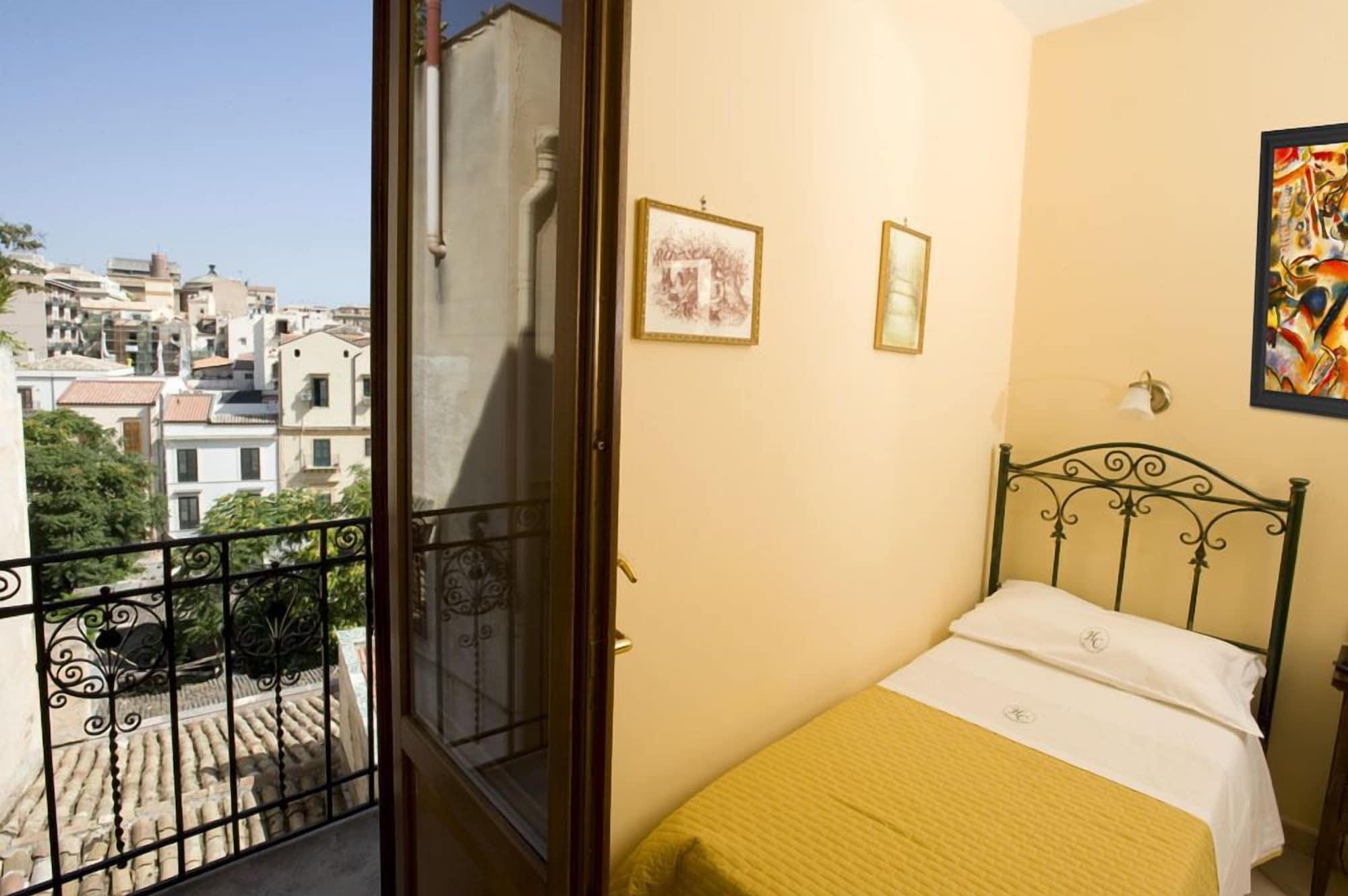 פלרמו Hotel Columbia מראה חיצוני תמונה