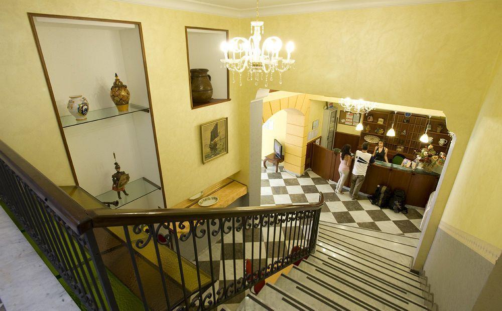 פלרמו Hotel Columbia מראה חיצוני תמונה
