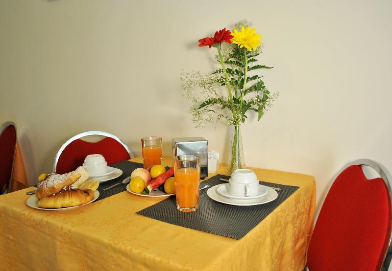 פלרמו Hotel Columbia מראה חיצוני תמונה