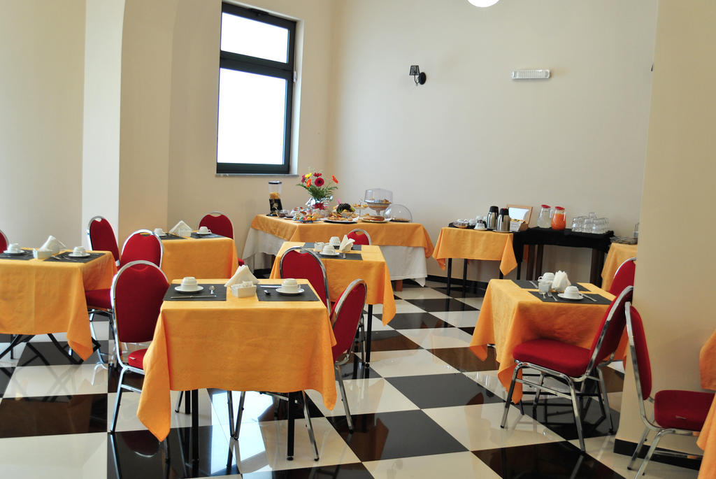 פלרמו Hotel Columbia מראה חיצוני תמונה